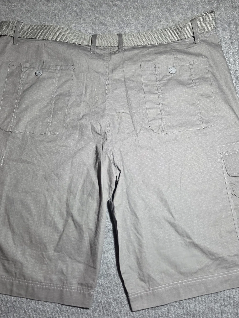 Rocawear Men's Size 48 Gray Ripstop Belted Cargo Shorts Y2K Streetwear